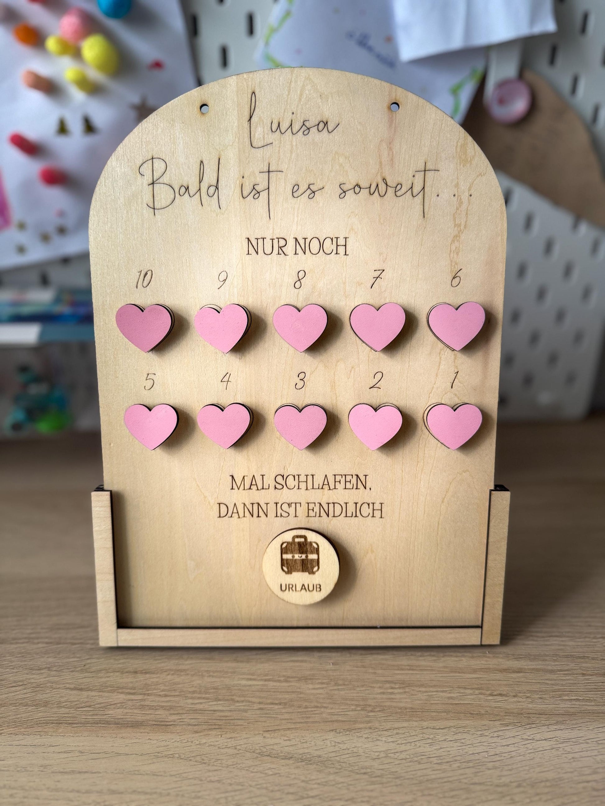 Personalisierte Countdown Tafel aus Holz | Klett Herzen & Buttons | Einschulung, Urlaub, Geburtstag | Kinder Geschenk Idee