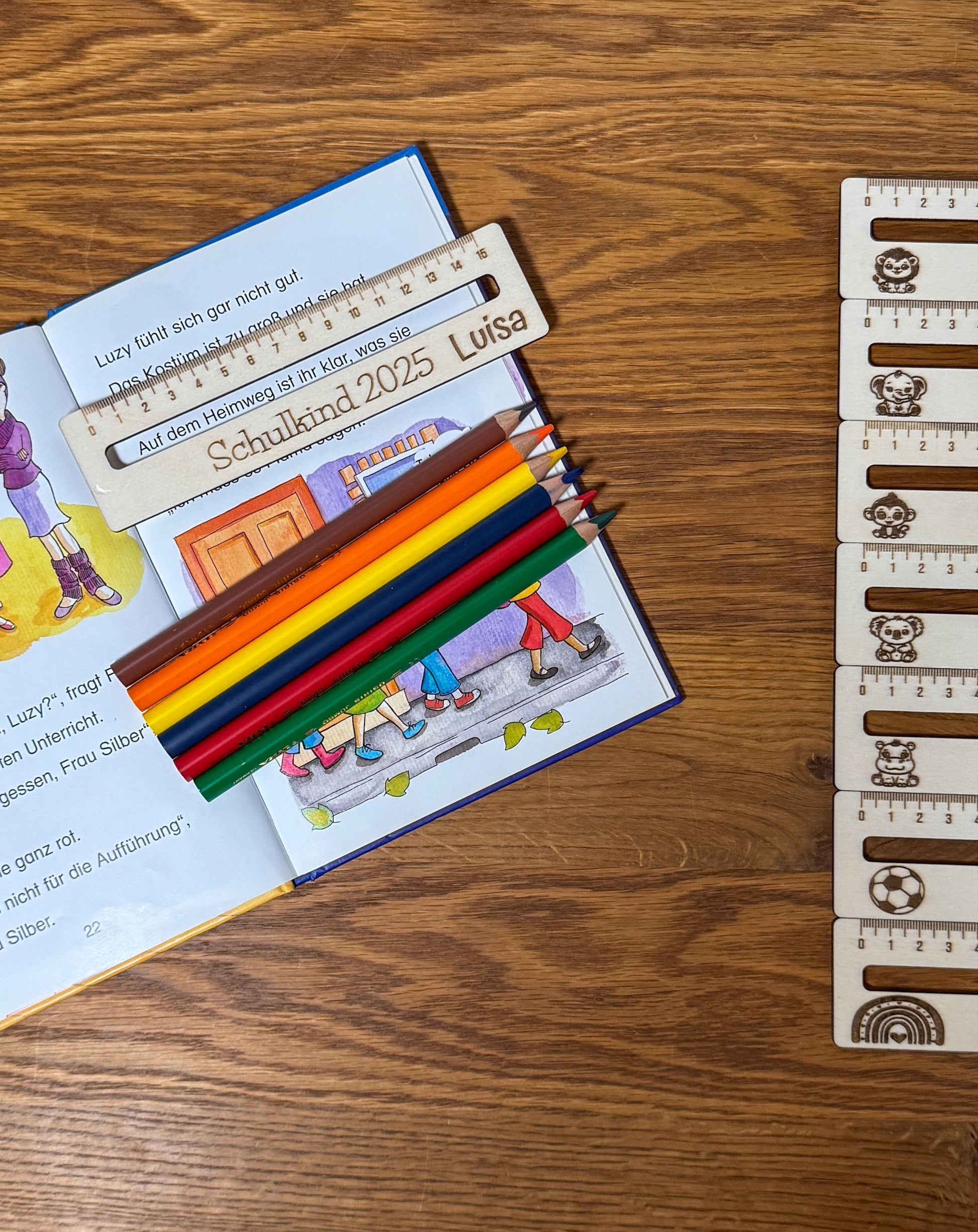 Personalisiertes Holzlineal mit Lesehilfe – Geschenk zur Einschulung – Schulkind 2026 – 15 cm Lineal mit Namensgravur