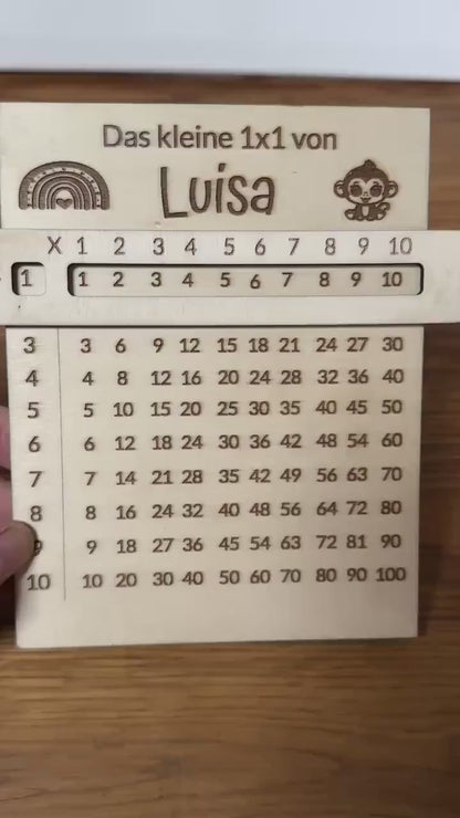 Personalisierte Mathe-Lerntafel aus Holz, das kleines 1x1, Schulkind 2026